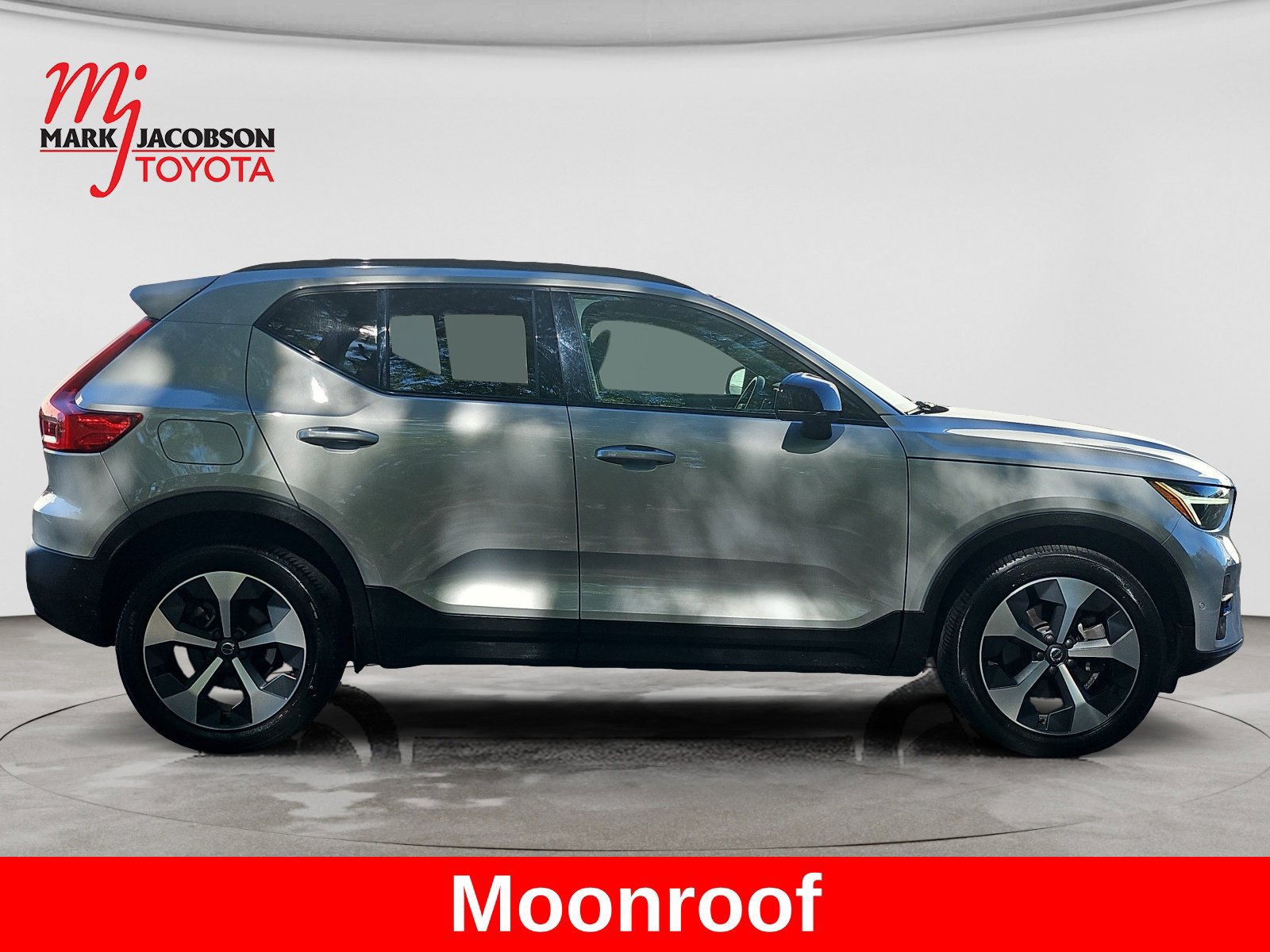 Used 2023 Volvo XC40 B5 Plus w/ Driver Assist Package AWD/4WD image 6