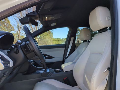 Used 2020 Jaguar E-PACE SE image 16