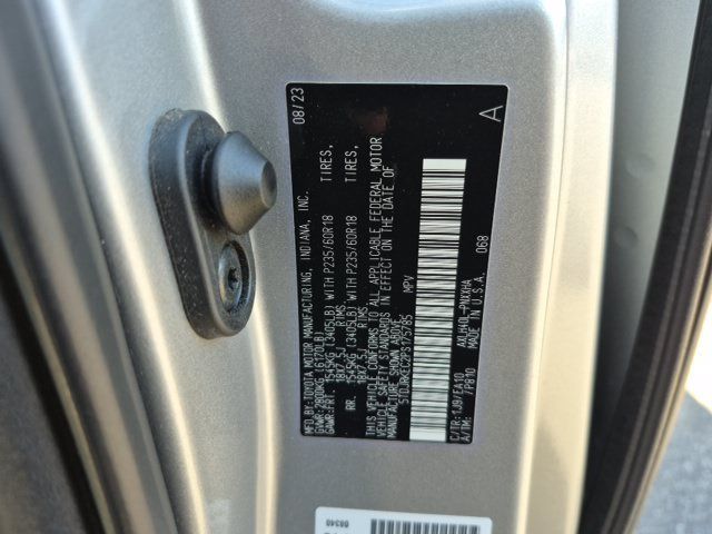 Used 2023 Toyota Sienna XLE w/ XLE Plus Package FWD image 7