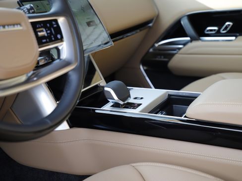 New 2026 Land Rover Range Rover SE image 20