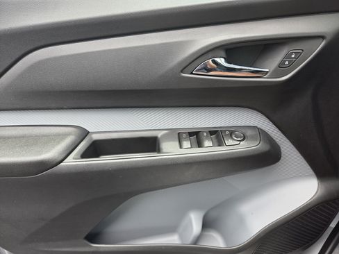 New 2027 Chevrolet Bolt LT w/ Comfort Package FWD image 11