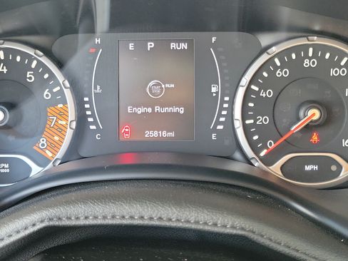 Used 2023 Jeep Renegade Latitude w/ Premium Group AWD/4WD image 25