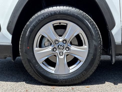 Certified 2022 Toyota RAV4 XLE w/ Convenience Package AWD/4WD image 26