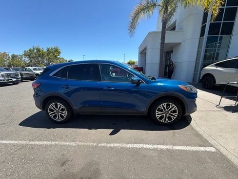 Certified 2022 Ford Escape SEL FWD image 9