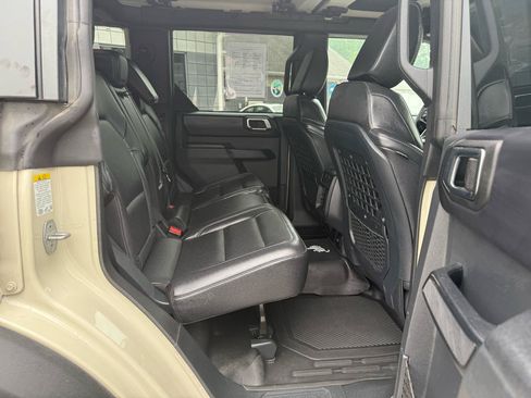 Used 2025 Ford Bronco Badlands AWD/4WD image 12