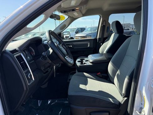 Used 2022 RAM 1500 Classic SLT RWD image 5