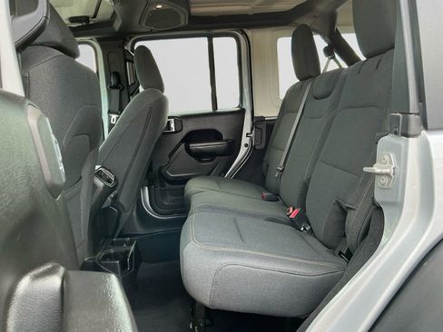 Used 2024 Jeep Wrangler Sport S image 13