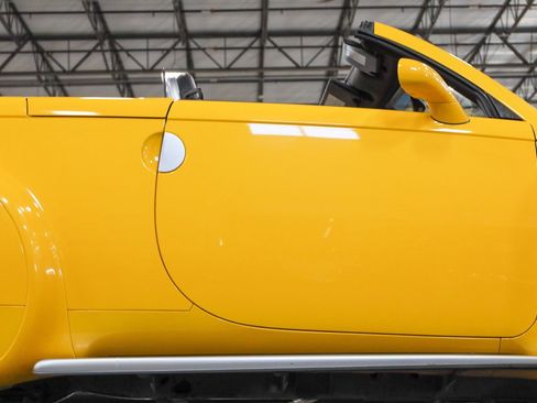 Used 2004 Chevrolet SSR w/ Preferred Equipment Group image 36