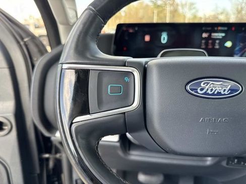 Used 2025 Ford Expedition Max Platinum AWD/4WD image 27