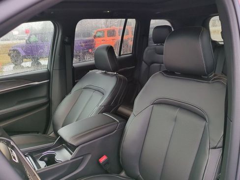 New 2026 Jeep Grand Cherokee Limited w/ Luxury Tech Group II image 15