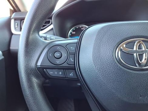Certified 2022 Toyota RAV4 LE image 21