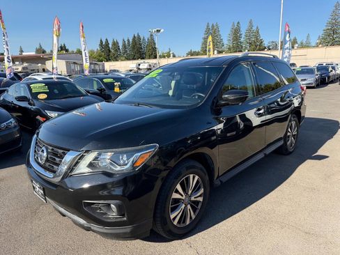 Used 2019 Nissan Pathfinder SL image 4