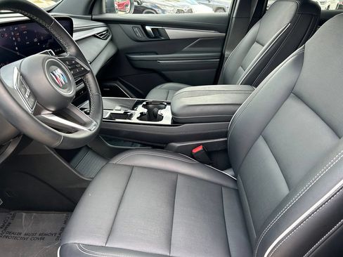 Used 2025 Buick Enclave Preferred FWD image 11