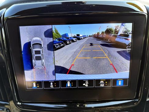 Used 2023 Chevrolet Traverse High Country AWD/4WD image 23