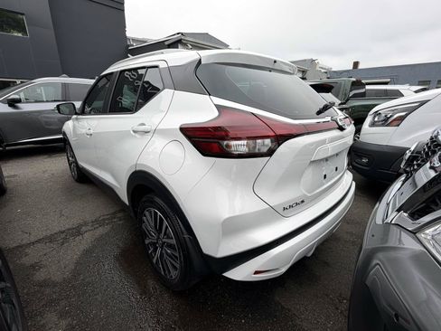 Used 2021 Nissan Kicks SV FWD image 4