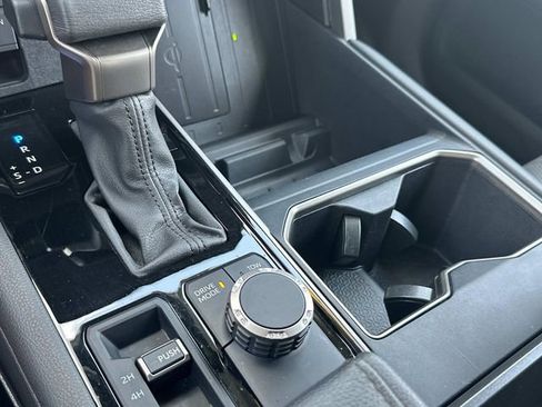 Used 2024 Toyota Tundra Limited image 32