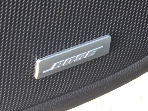 Used 2019 GMC Acadia SLT w/ Black Edition image 18