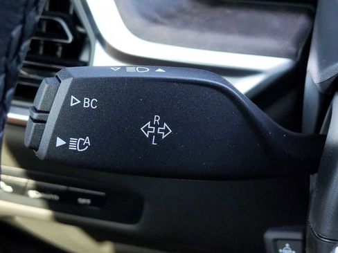 Used 2025 BMW X5 xDrive50e image 28