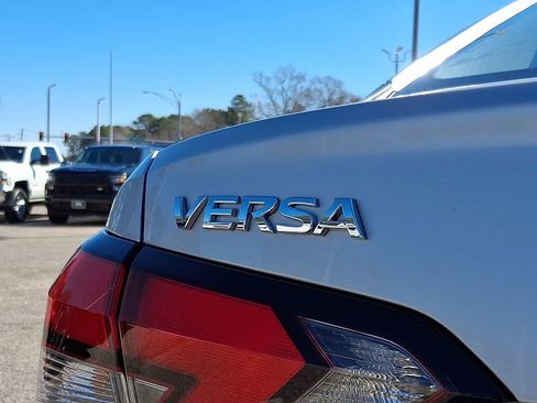 Used 2020 Nissan Versa S image 31