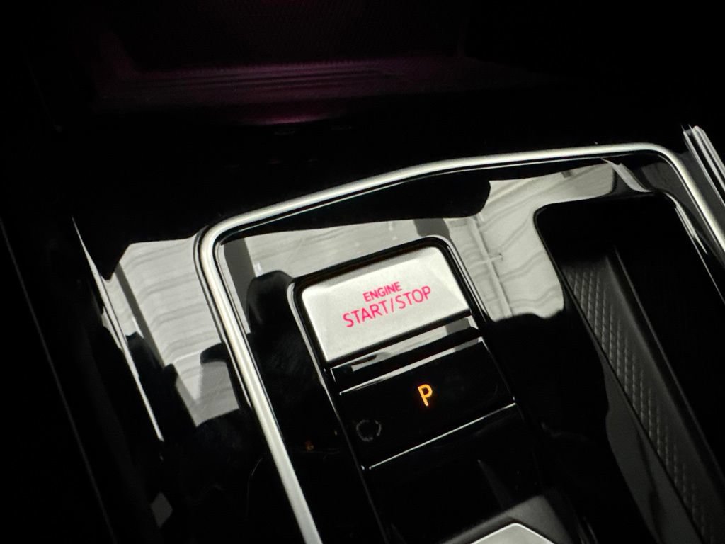 Used 2025 Volkswagen GTI SE FWD image 38