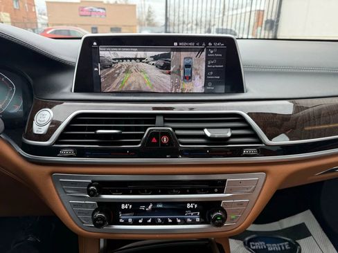 Used 2020 BMW 750i xDrive w/ Executive Package image 13