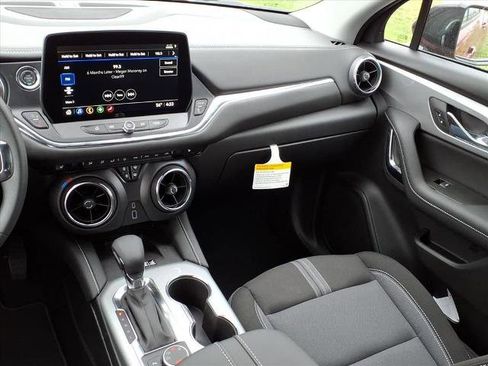 New 2025 Chevrolet Blazer LT w/ Convenience Package image 16