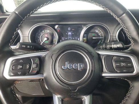 Used 2021 Jeep Wrangler Unlimited Sahara AWD/4WD image 24