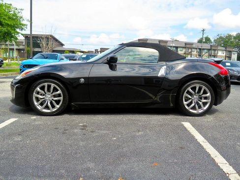 Used 2014 Nissan 370Z Touring w/ Navigation Package image 8