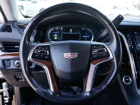 Used 2019 Cadillac Escalade Premium Luxury RWD image 27
