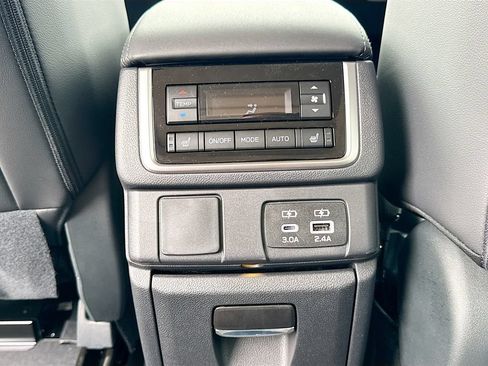 New 2026 Subaru Ascent Limited AWD/4WD image 32