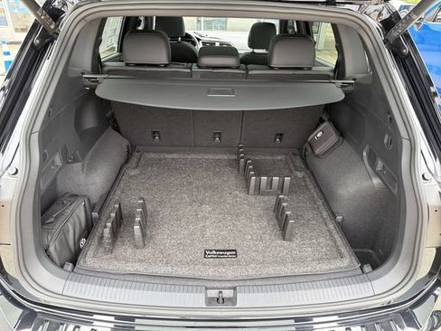 Used 2024 Volkswagen Tiguan SE R-Line AWD/4WD image 25