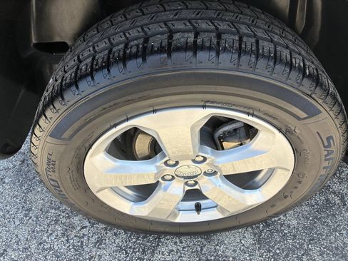 Used 2018 Jeep Compass Latitude w/ Safe & Security Group AWD/4WD image 27