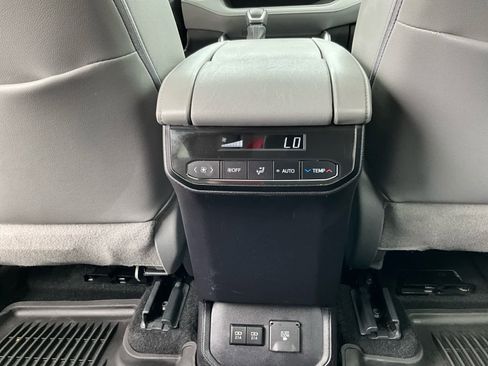 Used 2021 Toyota Highlander Limited AWD/4WD image 26
