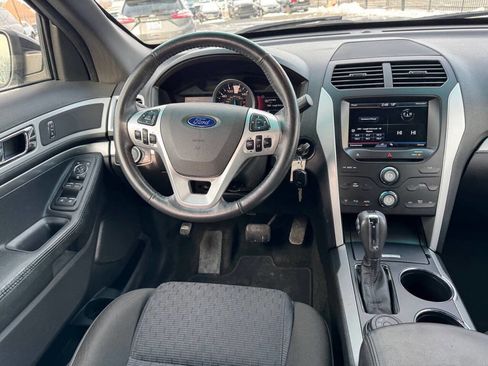Used 2014 Ford Explorer XLT w/ Equipment Group 201A image 5