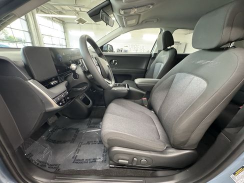 New 2025 Hyundai Ioniq 5 SE image 13
