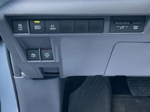 Used 2024 Toyota Sienna XSE w/ XSE Plus Package image 34