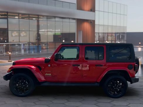 Used 2023 Jeep Wrangler Unlimited Sahara w/ Cold Weather Group AWD/4WD image 8