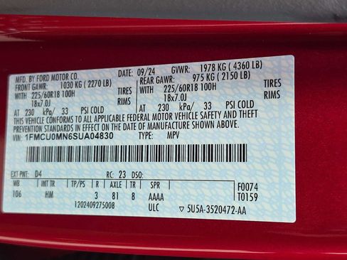 Used 2025 Ford Escape ST-Line w/ Cold Weather Package FWD image 32