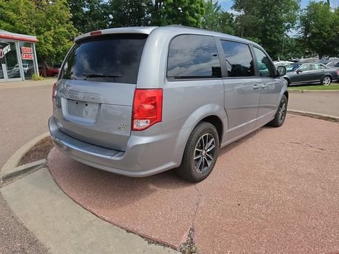 Used 2019 Dodge Grand Caravan GT FWD image 5