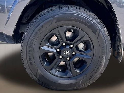 Used 2018 Toyota 4Runner SR5 Premium RWD image 6
