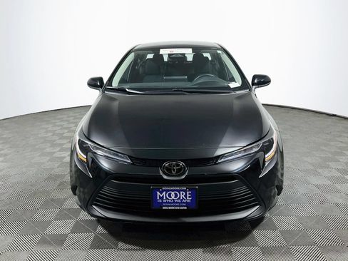 Certified 2025 Toyota Corolla LE FWD image 2