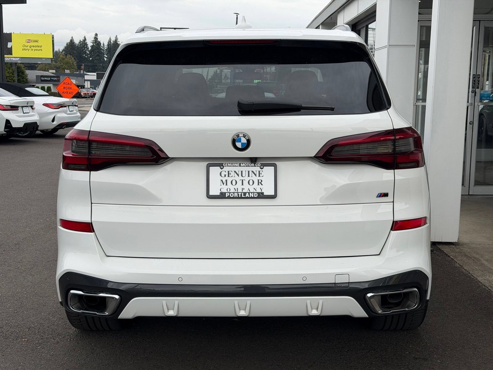 Used 2023 BMW X5 xDrive40i w/ M Sport Package AWD/4WD image 4