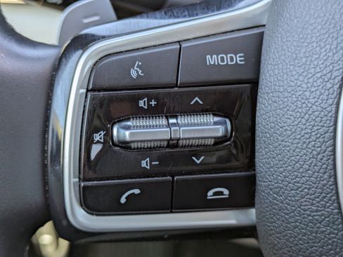 Used 2022 Kia Sorento SX Prestige w/ Panoramic Sunroof Package image 16