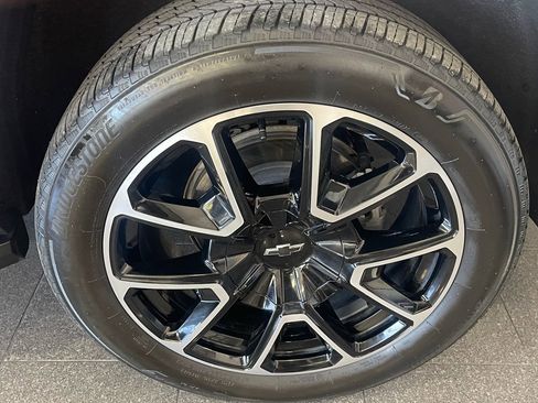 Used 2024 Chevrolet Suburban RST w/ Luxury Package image 22