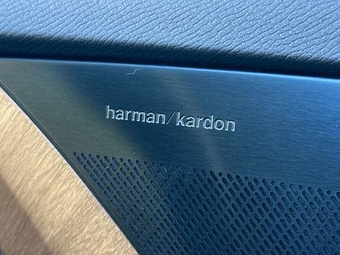 Certified 2025 Volvo XC90 B5 Plus w/ Protection Package Premier image 21