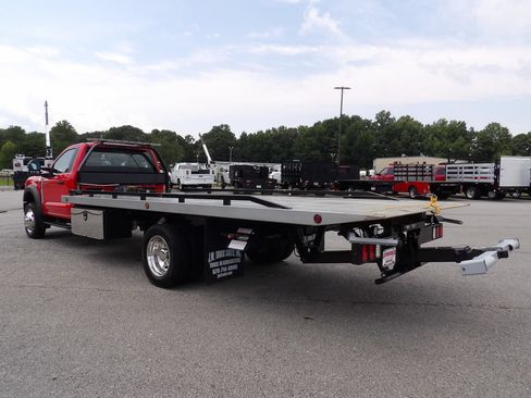 Used 2024 Ford F550 2WD Regular Cab Super Duty image 4