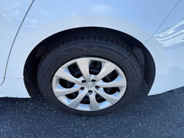 Used 2024 Toyota Corolla LE FWD image 8