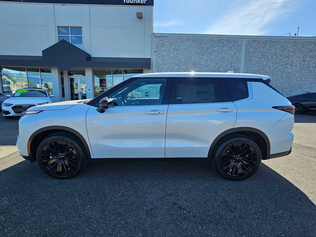 Used 2026 Mitsubishi Outlander LE AWD/4WD image 8