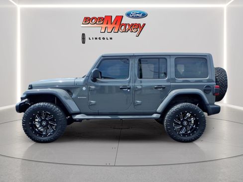 Used 2020 Jeep Wrangler Unlimited Sahara AWD/4WD image 4