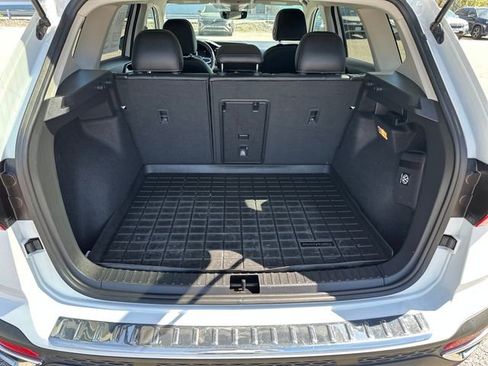 Certified 2023 Volkswagen Taos SE w/ Panoramic Sunroof Package AWD/4WD image 35